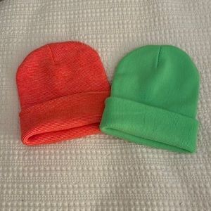 2 beanies